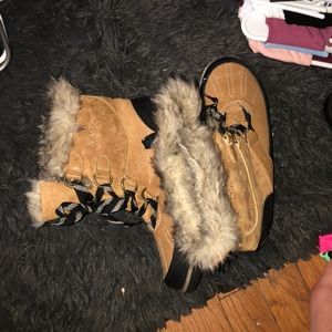Winter outback boots